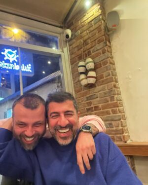 Hakan Bilgin Instagram - Bazen kan bağın olmasada kardeşim dersin , abiliğin hakkını verirsin…derdi ile dertlenir, üzülür , çözüm bulmaya çalışırsın , kızarsın , kalbin sıkışır , anlatamazsın , kavga edersin, istemezsin insanlar onu yanlış anlamasın diye konuşursun konuşursun konuşursun , yılmazsın….tam 6 sene olmuş , neler yaşadık neler, film olsa abartıyosun derler ,sonu güzel olsun kardeşim ,yolun açık olsun , iyilikle görüşelim …. @nyburak