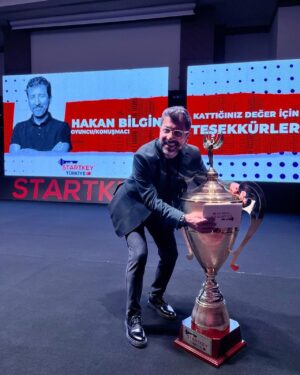 Hakan Bilgin Instagram - Bügün @startkeyturkiye ile nefis bir gün geçirdim, bir sürü yeni dost edindim, eski dostlarla geçmişi yad ettik, ne güzeldi , tekrar yine faylalı olabilmek için ;önce kendimize sonra çevremize, buluşmak dileğiyle.