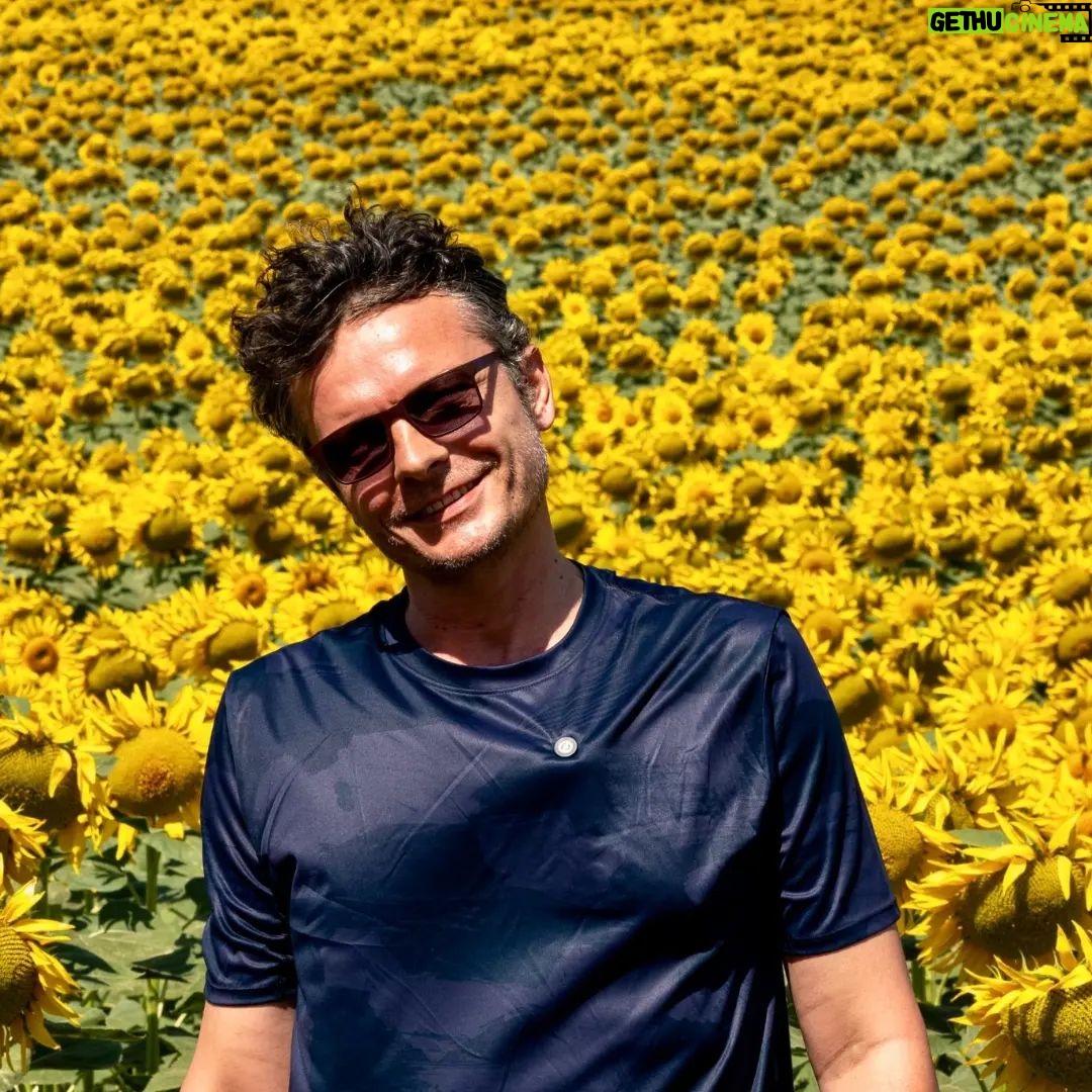 Hakan Eratik - 542 Likes - @beiniztv için çekilen 'Tek Yol Doğa' belgeselinin Trakya bölümünün sunuculuğunu yapmanın keyfini sizlerle paylaşmak isterim. Muhteşem fotoğraflar yönetmenimiz @vedat__atasoy a ait.
#günebakan #trakya #beiniztv #vedatatasoy #hakaneratik #kirklareli #tekirdağ #edirne #çanakkale #trak