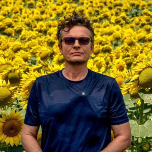 Hakan Eratik Instagram - @beiniztv için çekilen 'Tek Yol Doğa' belgeselinin Trakya bölümünün sunuculuğunu yapmanın keyfini sizlerle paylaşmak isterim. Muhteşem fotoğraflar yönetmenimiz @vedat__atasoy a ait.

#günebakan #trakya #beiniztv #vedatatasoy #hakaneratik #kirklareli #tekirdağ #edirne #çanakkale #trak