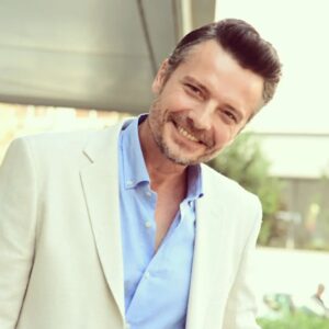 Hakan Eratik Instagram - #üveyannedizi 📸 @aydancinar