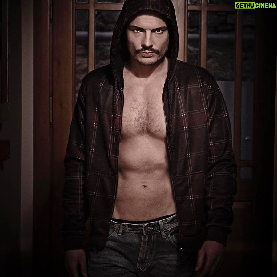 Hakan Eratik - 2.7K Likes - #tb