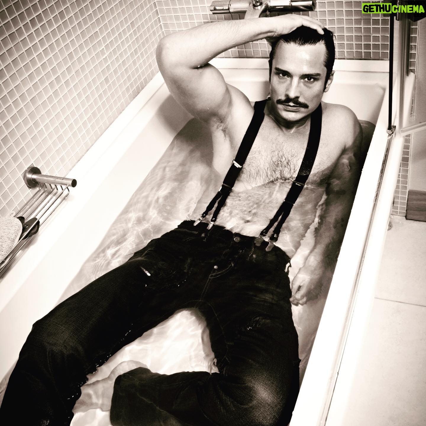 Hakan Eratik - 1.4K Likes -