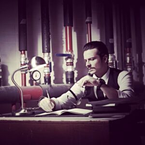 Hakan Eratik Instagram - #tbt #bedel #theprice #tiyatro #theatre #arthurmiller #walters #tbt :) #hakaneratik #oyuncu #yeldagurkanmenajerlik #1001sanat #keremyılmaz foto: @themedkit tasarım @_asli_saglam_