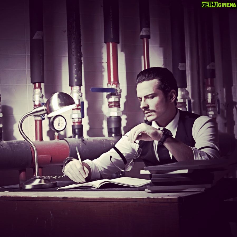 Hakan Eratik - 0.9K Likes - #tbt #bedel #theprice #tiyatro #theatre #arthurmiller #walters #tbt :) #hakaneratik #oyuncu #yeldagurkanmenajerlik #1001sanat #keremyılmaz foto: @themedkit tasarım @_asli_saglam_