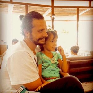 Hakan Eratik Instagram - #tbt #kızım ❤️ #birtanem