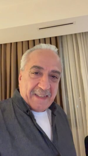 Halil İbrahim Kalaycıoğlu Instagram - işte medyada yalan yanlış araştırılmadan peşin hükümlerle yapılan yorumlara cevabım.Buyrun izleyin.Trt nin sen türkülerini söyle programında bile canlı performansıma başkası söylüyor,playback yapıyor diyen çok bilmiş dingiller var bu ülkede 🤤🤤🤤🤤
