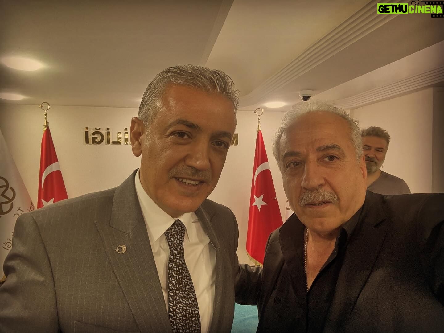 Halil İbrahim Kalaycıoğlu - 676 Likes - Mardin Valimiz Sn Tuncay Akkoyun’u ziyaret ettik muhteşem misafirperverliği için çok teşekkür ederim.