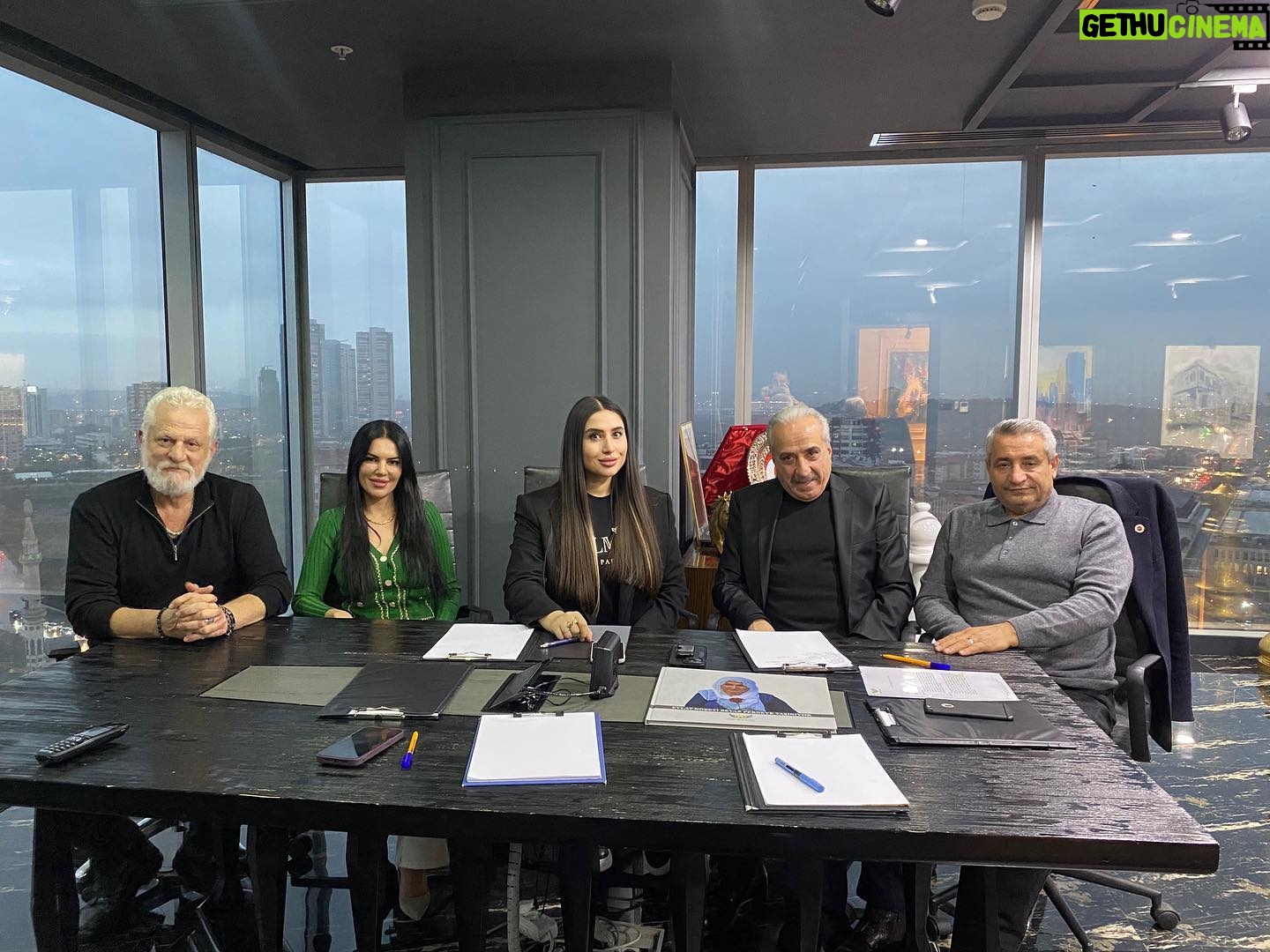 Halil İbrahim Kalaycıoğlu - 738 Likes - Evlat Nöbeti isimli sinema projemizin son hazırlıkları ..