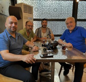 Halil İbrahim Kalaycıoğlu Instagram - Ender Yapım (Geçmişin Kokusu) adllı film çekimi molası. üsküp