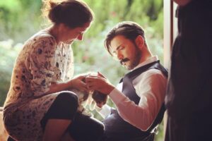 Halil Ibrahim Kurum Instagram - Hayatımda dokunduğum ilk kediydi ve hassasiyeti kıymetli yönetmen @tulayibak  bunun farkındaydı 🤓🌹