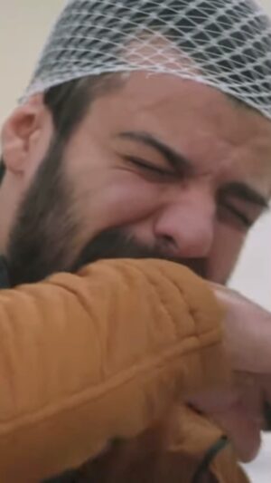 Halit Erman Ersoy Instagram - a vida esta hecha de arrepentimientos 🌿
