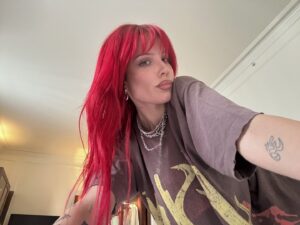 Actress Halsey HD Instagram Photos and Wallpapers August 2024