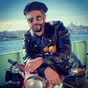 Haluk Piyes Instagram - ❤️ #motorcycle #heros #ghostrider #Jawa #Turkish #BadBoy #Bike #Kult #Legend #WildOne #RidersintheStorm #Ateşediyoruzgardaş #bujiyokhayatyok #emektar
