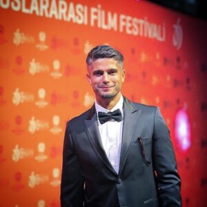 Haluk Piyes Instagram - - Mesai başlar... “On duty..!” #Malatya #Filmfestival #Jury #Films #Art #Life #Projections