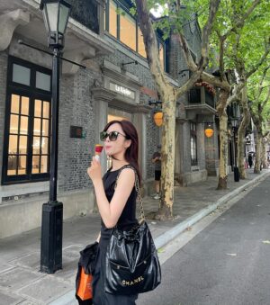 Ham Eun-jeong Instagram - 스케줄 마치고 공항 가기전, 잠깐이어도
아이스크림 먹는걸로도 충분한 자유였음🍦