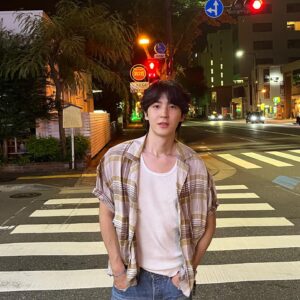 Han Do-woo Instagram - 가보자고오!