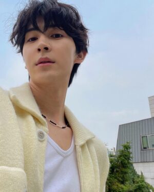Han Do-woo Instagram - 유월 도우