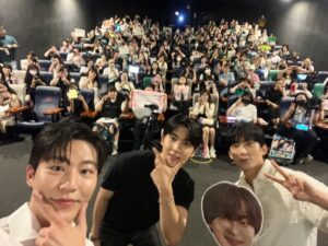 Han Do-woo Instagram - 2주간 총 24번의 무대인사가 무사히 끝났습니다 함께해주신 모든 분들 감사합니다.
여러분들의 큰 관심과 사랑덕분에 비의도적 연애담이 영화로 만들어 질수 있었던것 같습니다 무대인사를 통해 여러분들을 만날 수 있어 너무 행복했습니다. 

너무나 큰 사랑 받아갑니다
우리 다시 만나는 그날까지
#멈추지마네버스탑🤚 

#비의도적연애담 #비연담
#영연담