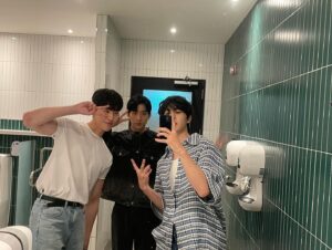 Han Do-woo Instagram - 2주간 총 24번의 무대인사가 무사히 끝났습니다 함께해주신 모든 분들 감사합니다.
여러분들의 큰 관심과 사랑덕분에 비의도적 연애담이 영화로 만들어 질수 있었던것 같습니다 무대인사를 통해 여러분들을 만날 수 있어 너무 행복했습니다. 

너무나 큰 사랑 받아갑니다
우리 다시 만나는 그날까지
#멈추지마네버스탑🤚 

#비의도적연애담 #비연담
#영연담