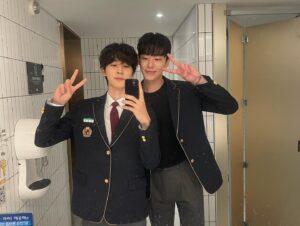 Han Do-woo Instagram - 2주간 총 24번의 무대인사가 무사히 끝났습니다 함께해주신 모든 분들 감사합니다.
여러분들의 큰 관심과 사랑덕분에 비의도적 연애담이 영화로 만들어 질수 있었던것 같습니다 무대인사를 통해 여러분들을 만날 수 있어 너무 행복했습니다. 

너무나 큰 사랑 받아갑니다
우리 다시 만나는 그날까지
#멈추지마네버스탑🤚 

#비의도적연애담 #비연담
#영연담
