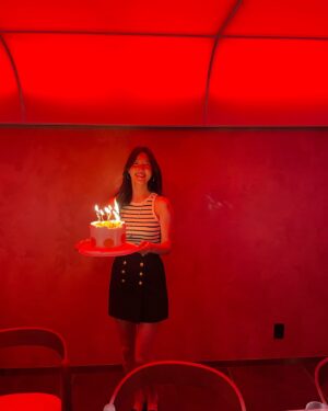 Han Ji-hye Instagram - 생일끝 ㅎ ❤️🎂 (생일축하 안해쥬셔도 되어요~~ 너무 많이 지났….😂😂 너무 지났지만 바쁜 친구들 언니들 모두 모일수 있는날이어서요^^ )  새로생긴 압구정동의 스페인 타파스 식당 사라우츠에서 즐거운 시간었습니당 ㅎ^^