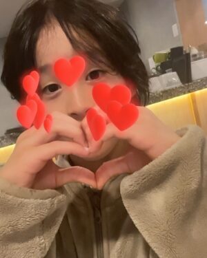 Han Ji-min Instagram - .
FaceTime 🎈♥️
