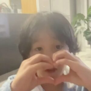 Han Ji-min Instagram - .
FaceTime 🎈♥️