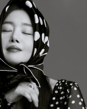 Han Seon-hwa Instagram - 🖤🤍🖤🤍🖤🤍🖤🤍🖤🤍🖤🤍