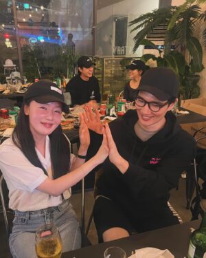 Han Seon-hwa Instagram - 놀아주는 여자 잘가👏👋🤍#행복해은하랑지환이
우리 놀여팀 고생 많으셨습니다😌🙏🙇‍♀️