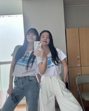 Han Seon-hwa Instagram - 날이 매우 더웠는데도 불구하고 
저희 영화 <파일럿>과 함께 해주신
 부산,대구 관객 여러분 진심으로 감사했습니다 🙇‍♀️🙏✈️🩵 
#또보고싶어요💕 #파일럿많이응원해주세요✨