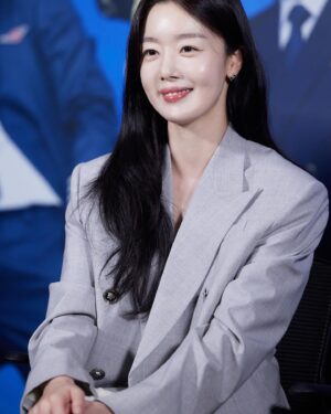 Han Seon-hwa Instagram - 🖤🤍🖤🤍🖤🤍🖤🤍🖤🤍🖤🤍