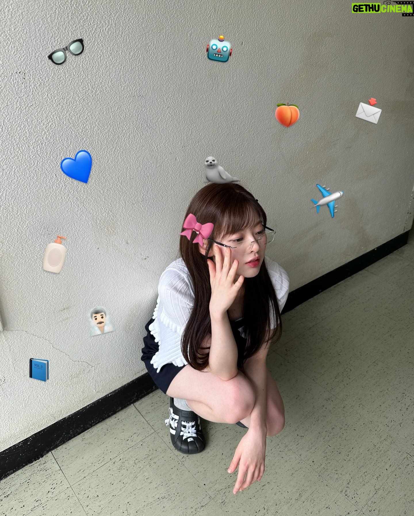Han Su-ah - 69.8K Likes - 여름 너무 더워 🗯️⚡️🦭