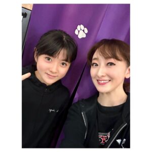 Hanafusa Mari Instagram - はい、またもや遅ればせながらですが💦
麗禾ちゃん（堀越麗禾ちゃん）も観に来てくれました😊
4月からは中学一年生になり、学業とお仕事と両立して頑張っています。それにしても可愛い。。
#堀越麗禾　さん
#市川ぼたん　さん
#花總まり
