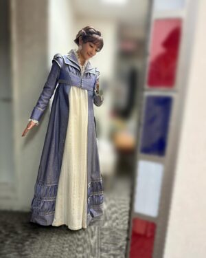 Hanafusa Mari Instagram - 名古屋、御園座公演無事に終わりました！
毎公演カーテンコールでは二階席の一番後ろまでスタンディングでの歓声と熱い拍手、本当に嬉しかったです😆
ありがとうございました！！
御園座にはまた4/26〜28まで「銀行強盗に会って妻が縮んでしまった事件」で帰ってきます。また劇場で皆さまに会える日を楽しみにしております！

そして、いよいよ「ベートーヴェン」はツアー最終地に向けて準備期間に入ります。
最後まで頑張ります✊

今日の写真は全部は撮れなかったのですが、日生劇場の舞台稽古の時に撮っておいたものです。
どのお衣装もこの時代の特徴で切り替えがかなり上でとても可愛くて大好きです😊

#ベートーヴェン
#ミュージカルベートーヴェン
#花總まり