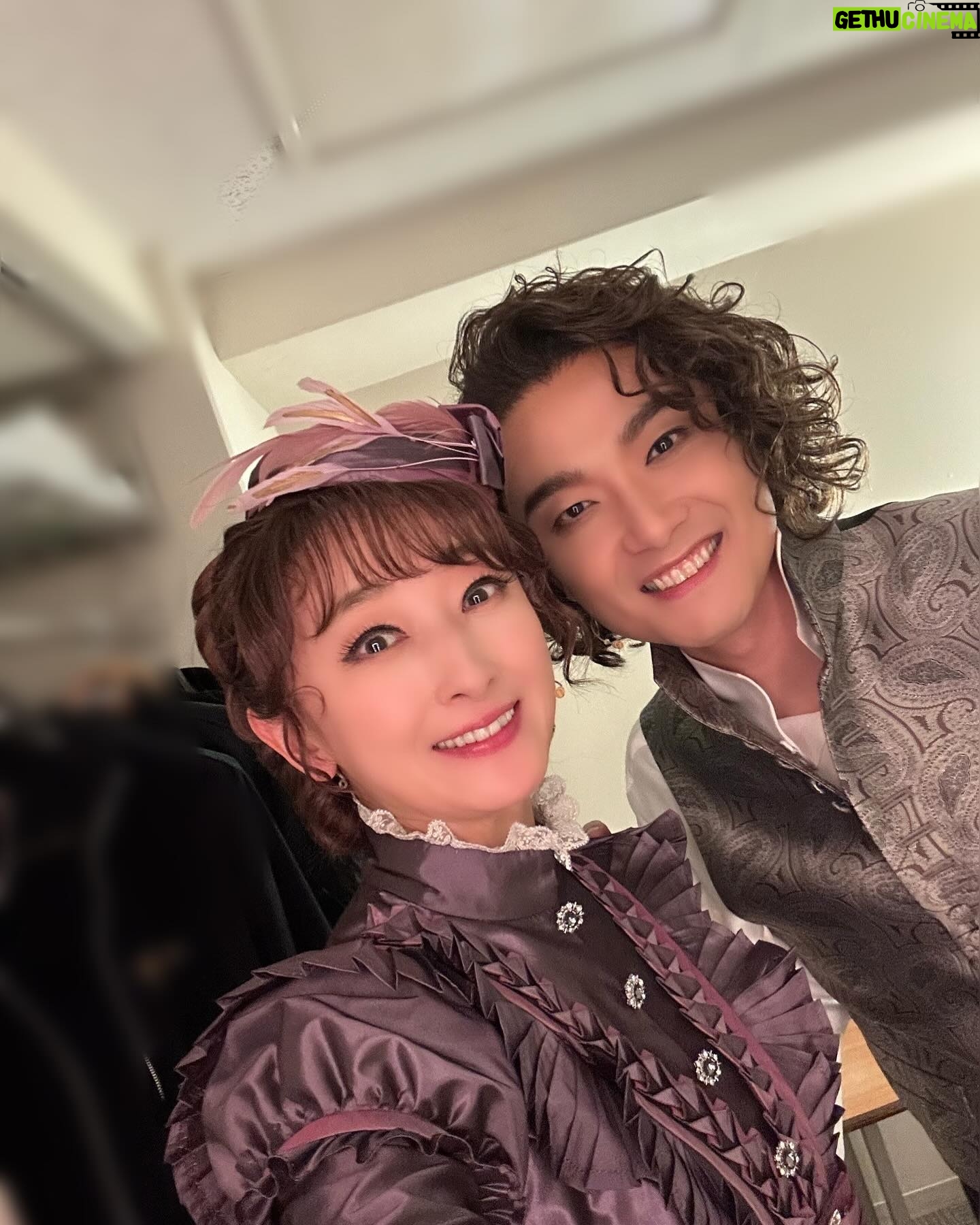 Hanafusa Mari - 7.7K Likes - 思ひ出写真その5
芳雄くん(井上芳雄さん)との2ショット。
今回2人共シングルキャストだったので、まさに戦友のような感じでした。この内容でシングルはとても大変でしたが、その分得るものも大きかったです。
芳雄くんがルードヴィッヒで良かったです😊
#井上芳雄 さん
#ベートーヴェン
#ミュージカルベートーヴェン
#花總まり