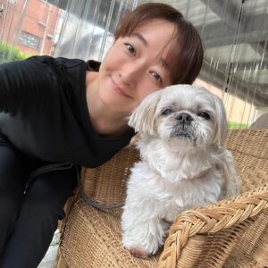 Hanafusa Mari Instagram - 今日は久しぶりにらぴ太とデート❤️
最近ゆっくりらぴ太と過ごせなかったので幸せな一日でした😊
あ、その前に東京都知事選の期日前投票にも行ってきました（当日はお仕事なので）
皆さんいつもちゃんと投票していますか？投票率の低い日本。その一票の積み重ねが何かを変えるんです。
投票に行きましょう。
#らぴ太
#らぴ太広報部長
@lappy444 
#シーズー