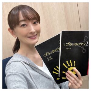 Hanafusa Mari Instagram - 現在TBS系列で放送中のドラマ『ブラックペアン シーズン2』第4話・第5話に弁護士・戸島和子役でゲスト出演いたします😊

ブラックぺアン、めちゃくちゃ面白くて見応えあります。

放送日時：第4話　7月28日(日)午後9時　　第5話　8月4日(日)午後9時

ぜひご覧ください（今日は出ませんよ〜来週からです）😊

［番組公式 HP］https://www.tbs.co.jp/blackpean_tbs/
［番組公式 X］@blackpean_tbs
［番組公式 Instagram］blackpean_tbs
［番組公式 TikTok］@blackpean_tbs

『ブラックペアン シーズン２』配信ページ
［TVer］https://tver.jp/series/srqxuy7prn
［U-NEXT］https://www.video.unext.jp/title/SID0147776
［Netflix］ https://www.netflix.com/title/81779950

@blackpean_tbs 
#ブラックぺアン 
#ブラックぺアンシーズン2 
#花總まり
