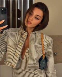 Actress Hande Erçel HD Instagram Photos and Wallpapers July 2024