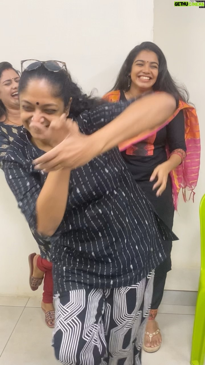 Haritha Nair - 24.8K Likes - Oru reel edukan sammathikilla ee ammamar😤 @poornhimaa @official_sreelekshmi