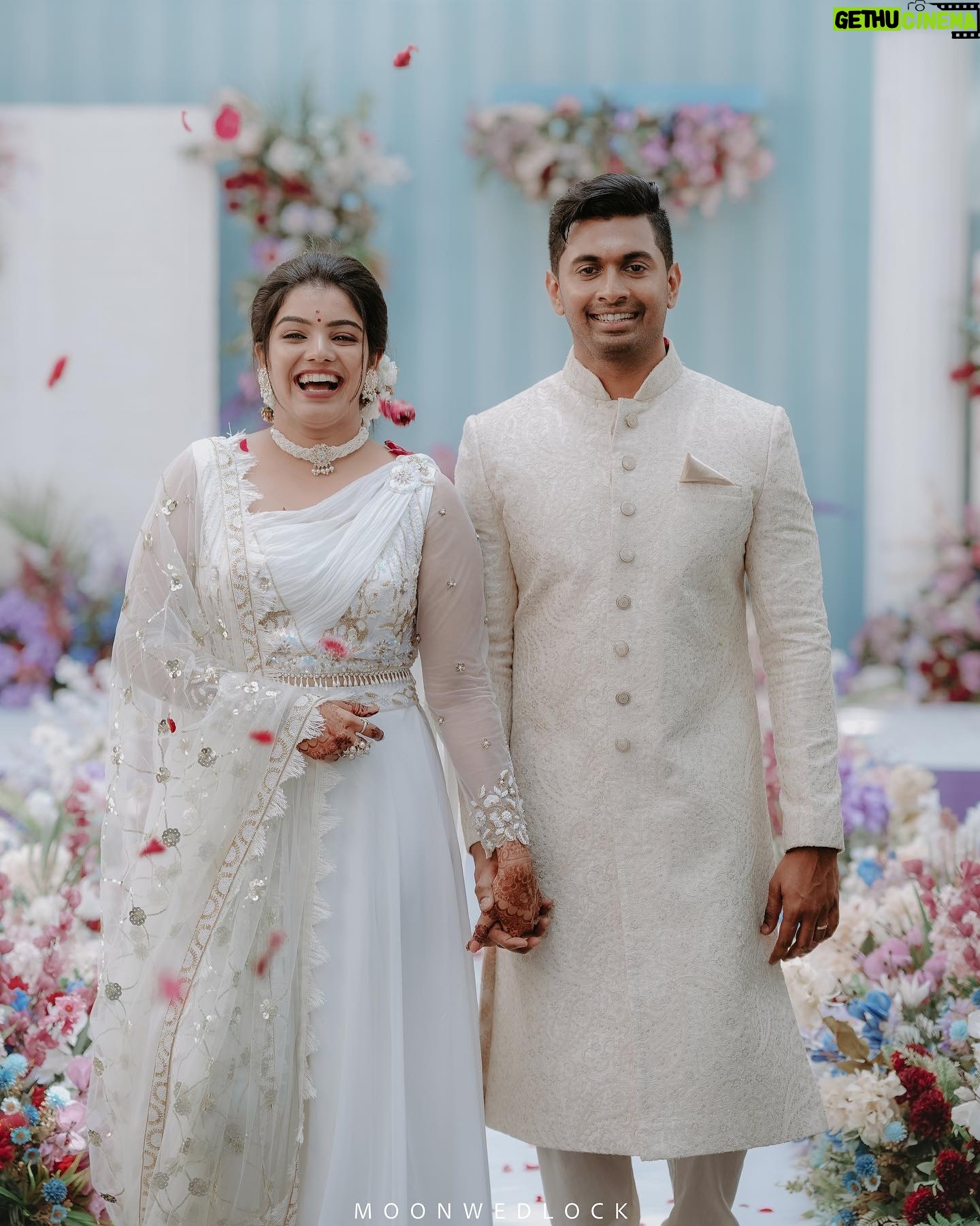 Haritha Nair - 9K Likes - 11-02-2024🫶🏻💞
Decor- @red_dot_events
Photography- @moonwedlock
Makeup- @rechusajeemakeupartist
Outfit- @lizcreationsboutique