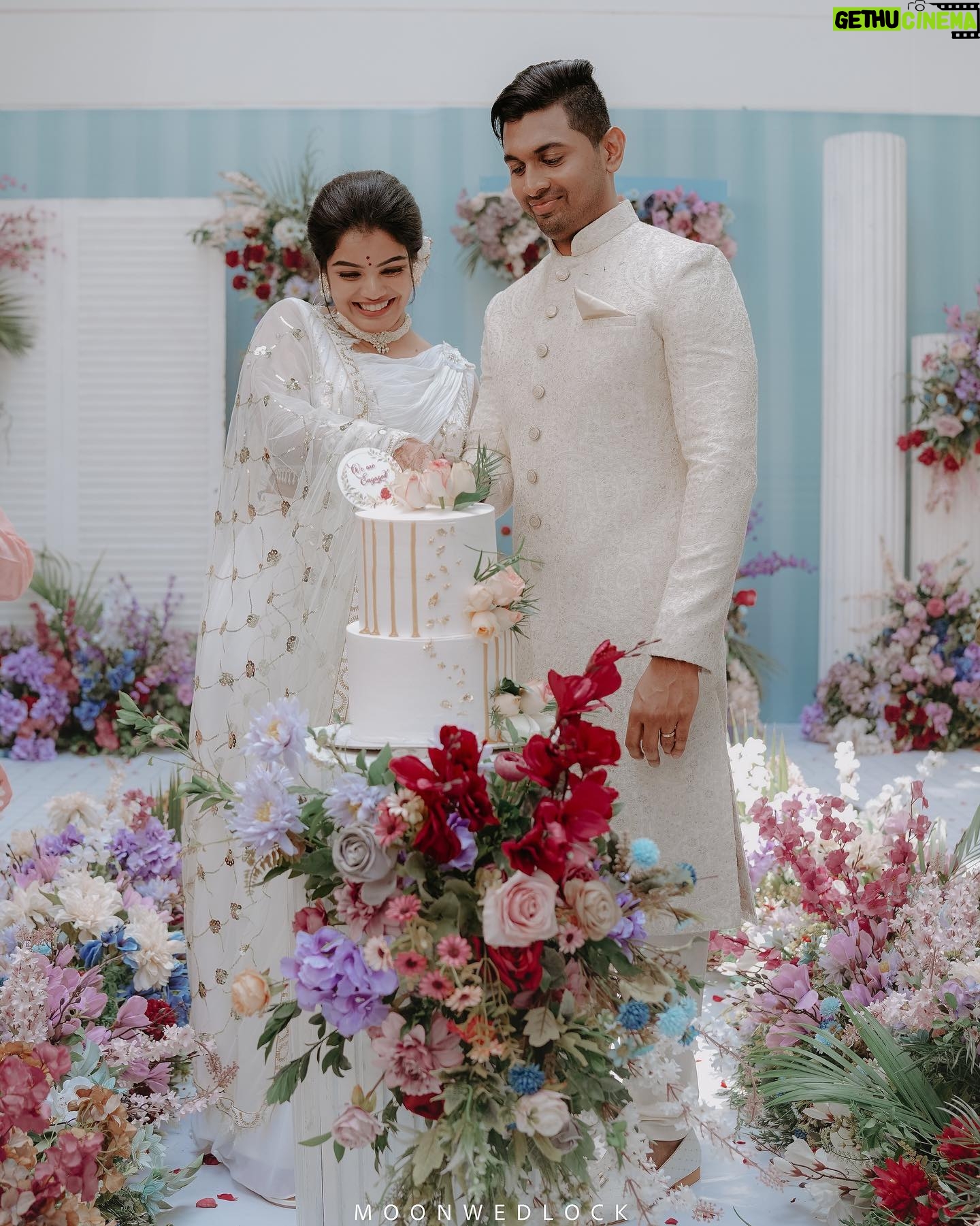 Haritha Nair - 9K Likes - 11-02-2024🫶🏻💞
Decor- @red_dot_events
Photography- @moonwedlock
Makeup- @rechusajeemakeupartist
Outfit- @lizcreationsboutique