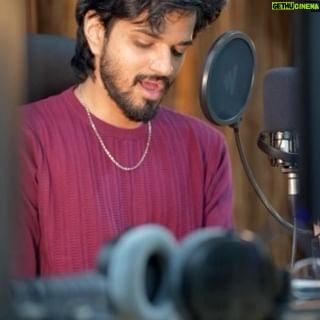 Harshavardhan Vidyasagar - 77K Likes - This portion of the song has been running in my head for last few days!! Just gave it a shot ❤️❤️
@anirudhofficial ❤️
@shakthisreegopalan
#kaakisattai