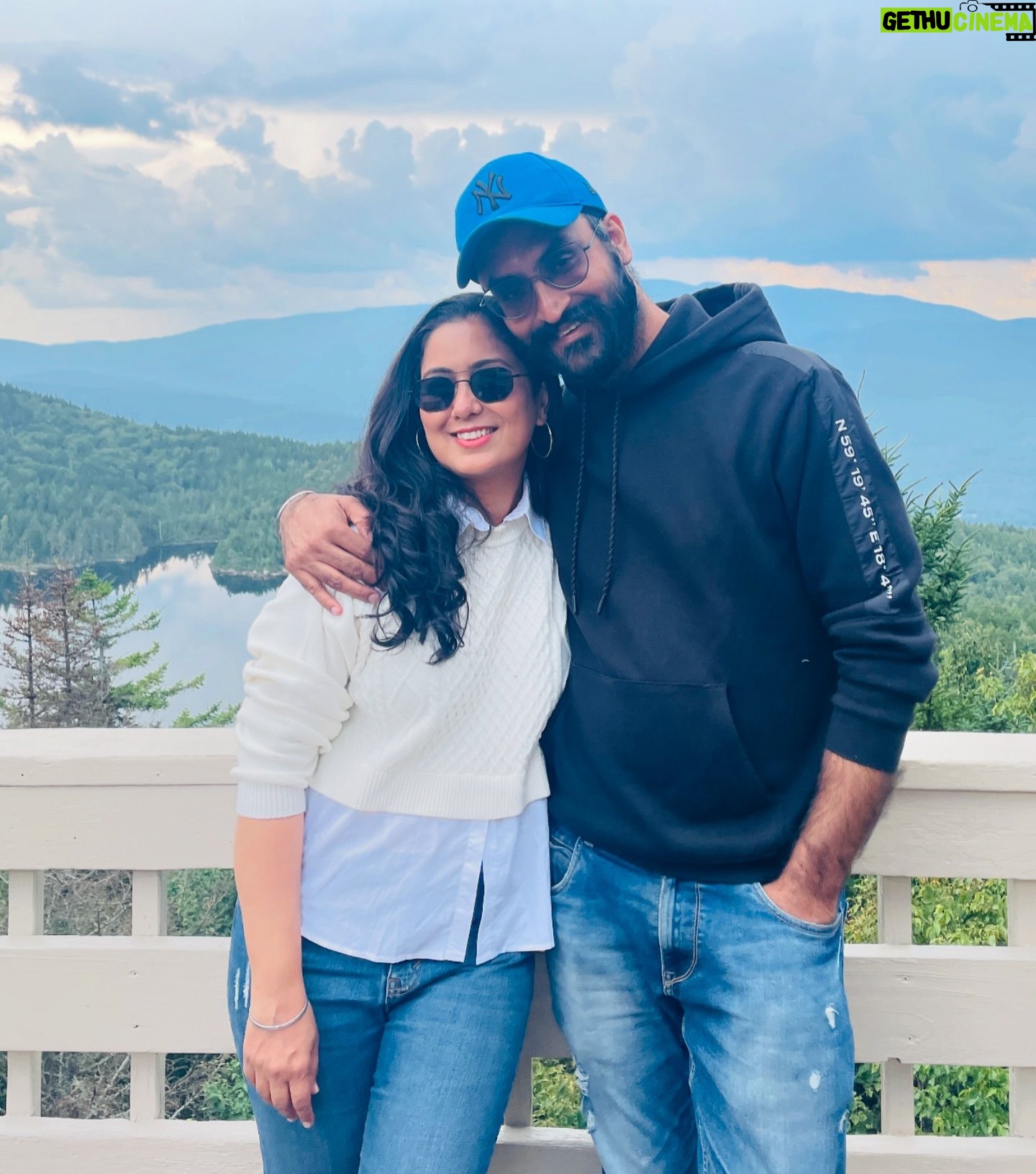 Harshdeep Kaur - 6.7K Likes - Some masti in the mountains with friends and family 🫶🏼 Cheers to good times!!
#loonmountain #gondola #america #vacation #friends