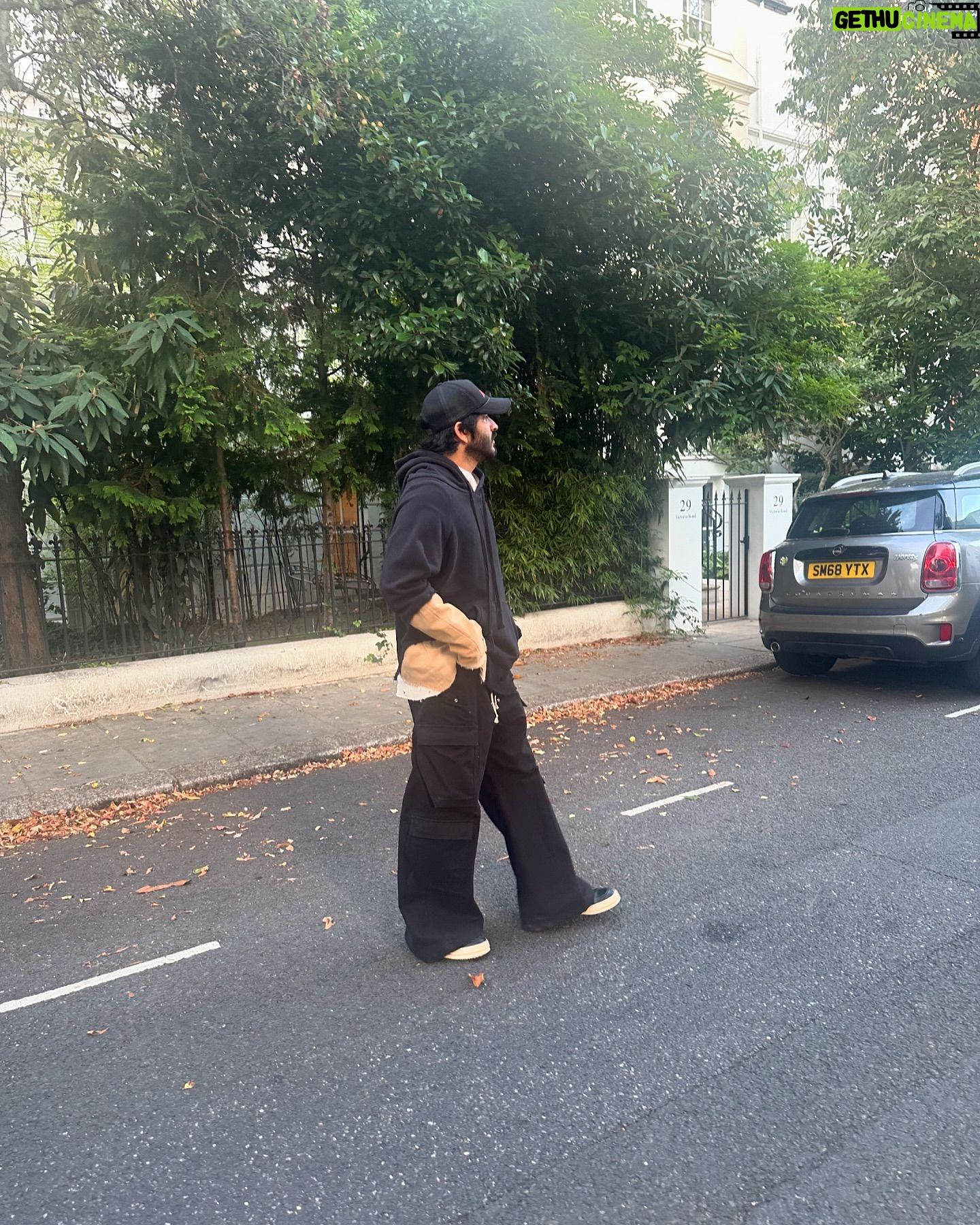 Harshvardhan Kapoor - 19.3K Likes - Stroll in the park with VKA