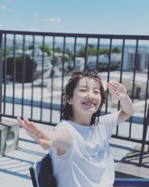 Haru Instagram - おかげさまで30歳になりました！
たくさんたくさん、
笑える一年にしたいです。
記者発表でもサプライズしていただいて、
こんなにたくさんおめでとうをいただいたのは初めてかもしれません。ありがとうございます！
今日はVS魂のオンエアもございますよー！