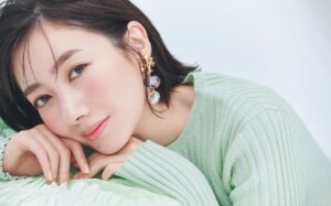 Haru Instagram - MAQUIA発売中🦩