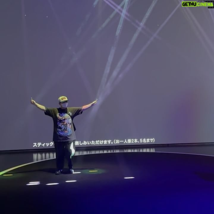 Haruna Kondo - 82.3K Likes - ※
ねぇ!ちょっと聞いて!
TOKYONODEさんでやってる
Perfume Disco-Graphy 25年の軌跡と奇跡
行ってきたんよ!!!
そしたらね、中にね、本人いた笑
あ〜ちゃんいた笑
さすがに本人誘って行けないよなぁって、ひとりで
行ったら、中にいた笑
日程も時間も様々あるのに、すごくない?
プチ奇跡起きてたよ笑
と、いうわけで、生解説聞きながらまわれました!最高!
Perfumeが一緒にまわってるみたいなVOICEツアーって
イヤホン貸してくれるから、みなさん、それ、おすすめ!
展示はまぁじで楽しかったし、感動したし、感慨深かったし、すげー!!!!!!!てなります。
早く生のライブを観たくなりました。
いろいろ言いたいけど、これから行く方、お楽しみに☻
そのまま一緒にコラボスウィーツ食べました!
まじでまじで、美味よ!Perfumeの試食は間違いないわ。
全部おすすめだけど、チーズケーキはまじ食べた方がいい。
まじで。
新しいアルバムも楽しみっすな〜!
また行こーっと。
#先に言っとく
#レーザー操ってる時
#サモハンキンポーじゃねーよ