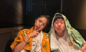 Haruna Kondo Instagram - ※
藤井風さんの日産スタジアムライブ
Fujii Kaze Stadium Live “Feelin' Good”
行かせていただきました☻
春奈ちゃんに誘ってもらって、はじめての
藤井風さんライブ。
気持ちよかったーーーー！！！！！！！！！
何度、素敵だなぁと言ったことか。
めちゃくちゃ楽しかったし、心地よくて、
心に留めておきたい言葉や景色もいっぱいで、
ととのいましたね笑
引き続き、めちゃいい夏をさせてもらってますー。

#春奈ちゃん誘ってくれてまじ
#ありがとんがらし
#☝︎ありがとうの度に春奈ちゃんが言ってた
#最初ツッコんでたけど
#後半は当たり前になってた
#口癖こわい
#川口は春奈
#近藤は春菜
#何枚写真載せるのよ