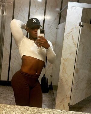 Hassan Aziz Instagram - "The only one that can stop me is that chick in the mirror." 

🤍✨